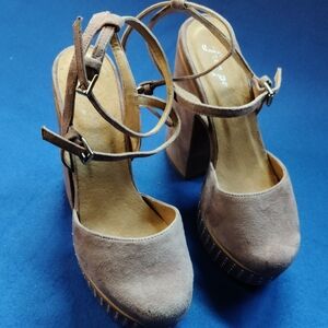 Free People Tan Platform Shoes with Ankle Strap